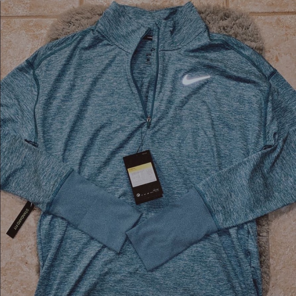 Nike Women’s Half-Zip Running Top😍 - Picture 3 of 4